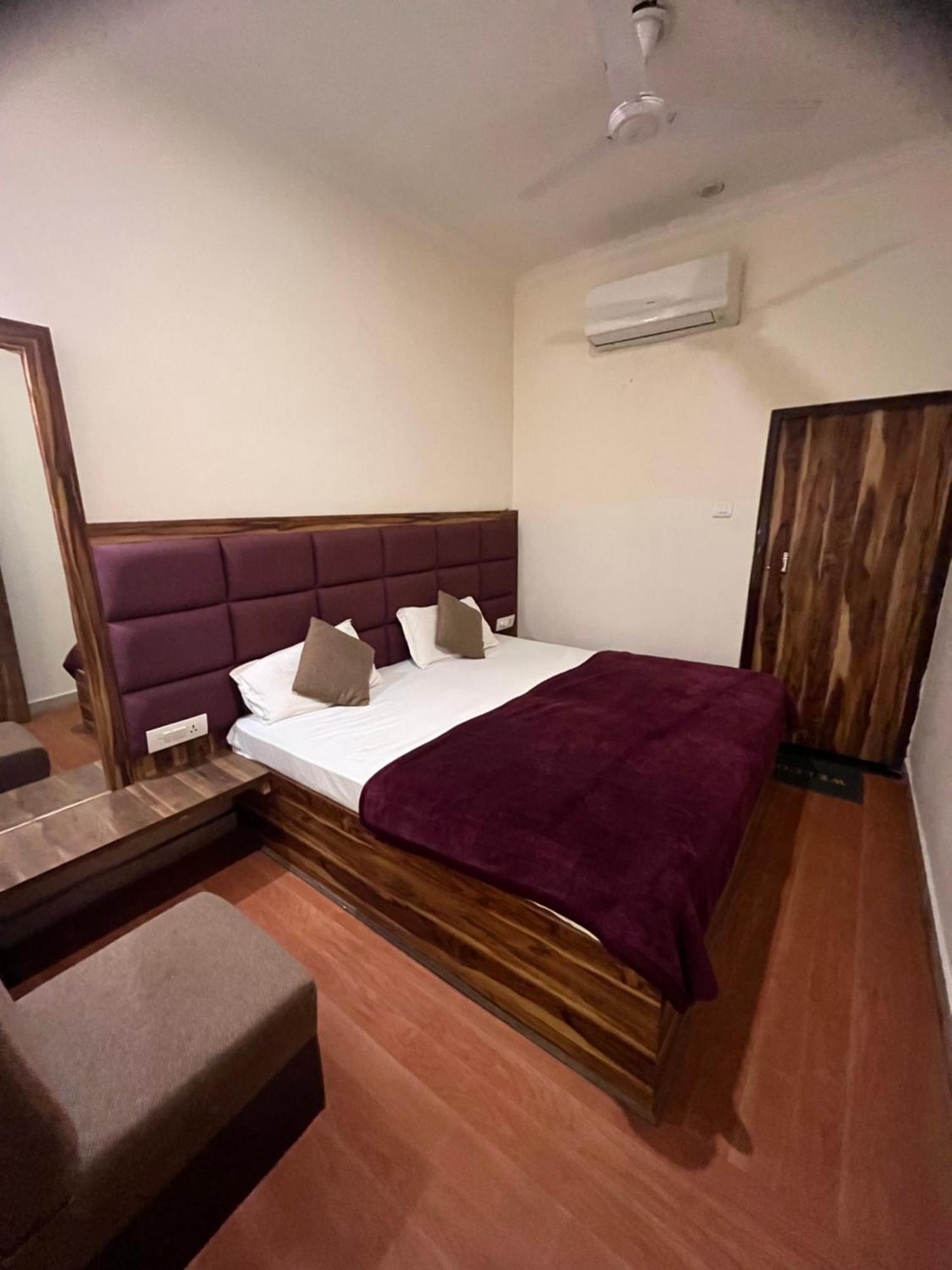 Hot - House Of Travellers Taj View Hostel อัครา ภายนอก รูปภาพ