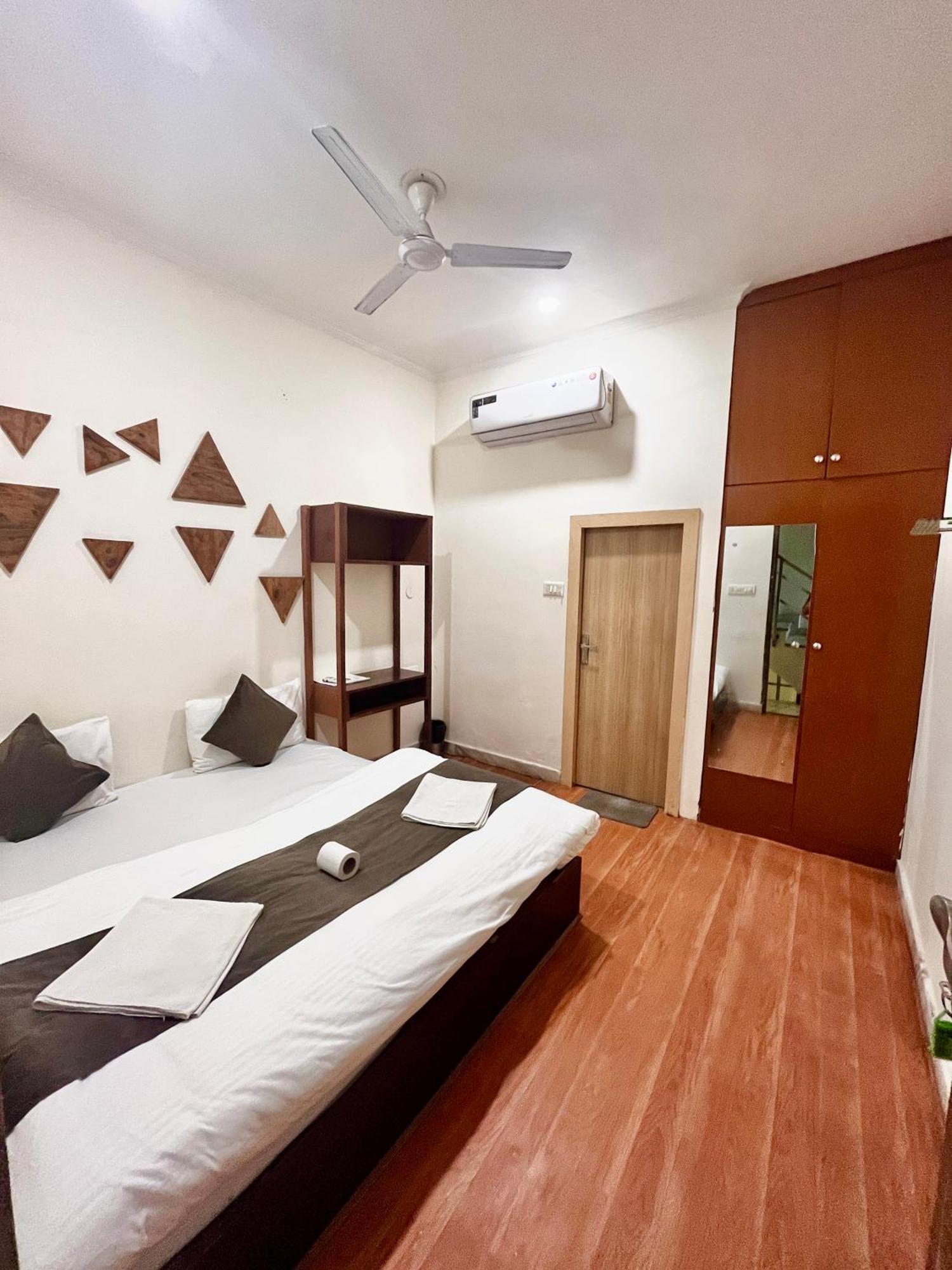 Hot - House Of Travellers Taj View Hostel อัครา ภายนอก รูปภาพ