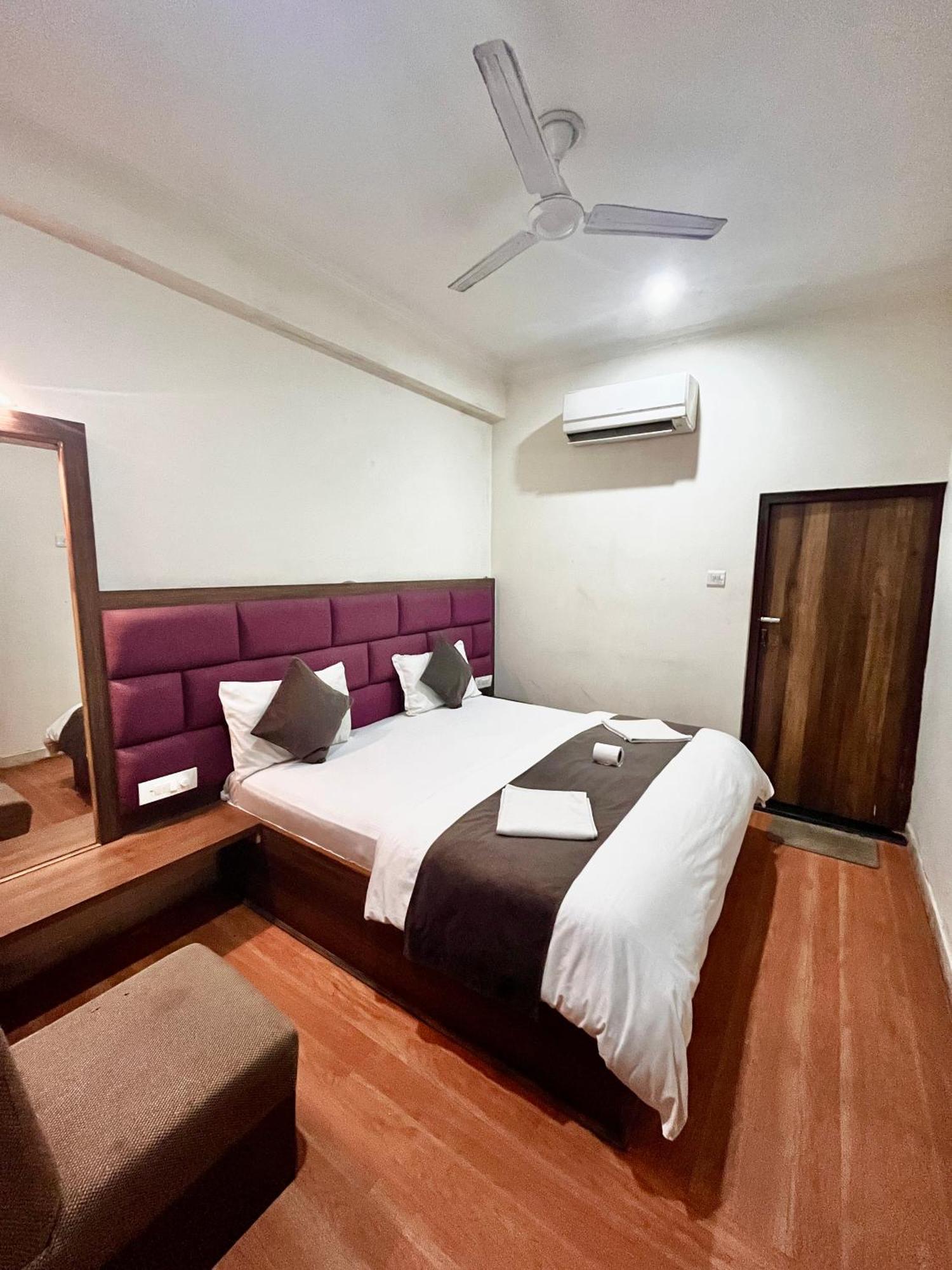 Hot - House Of Travellers Taj View Hostel อัครา ภายนอก รูปภาพ