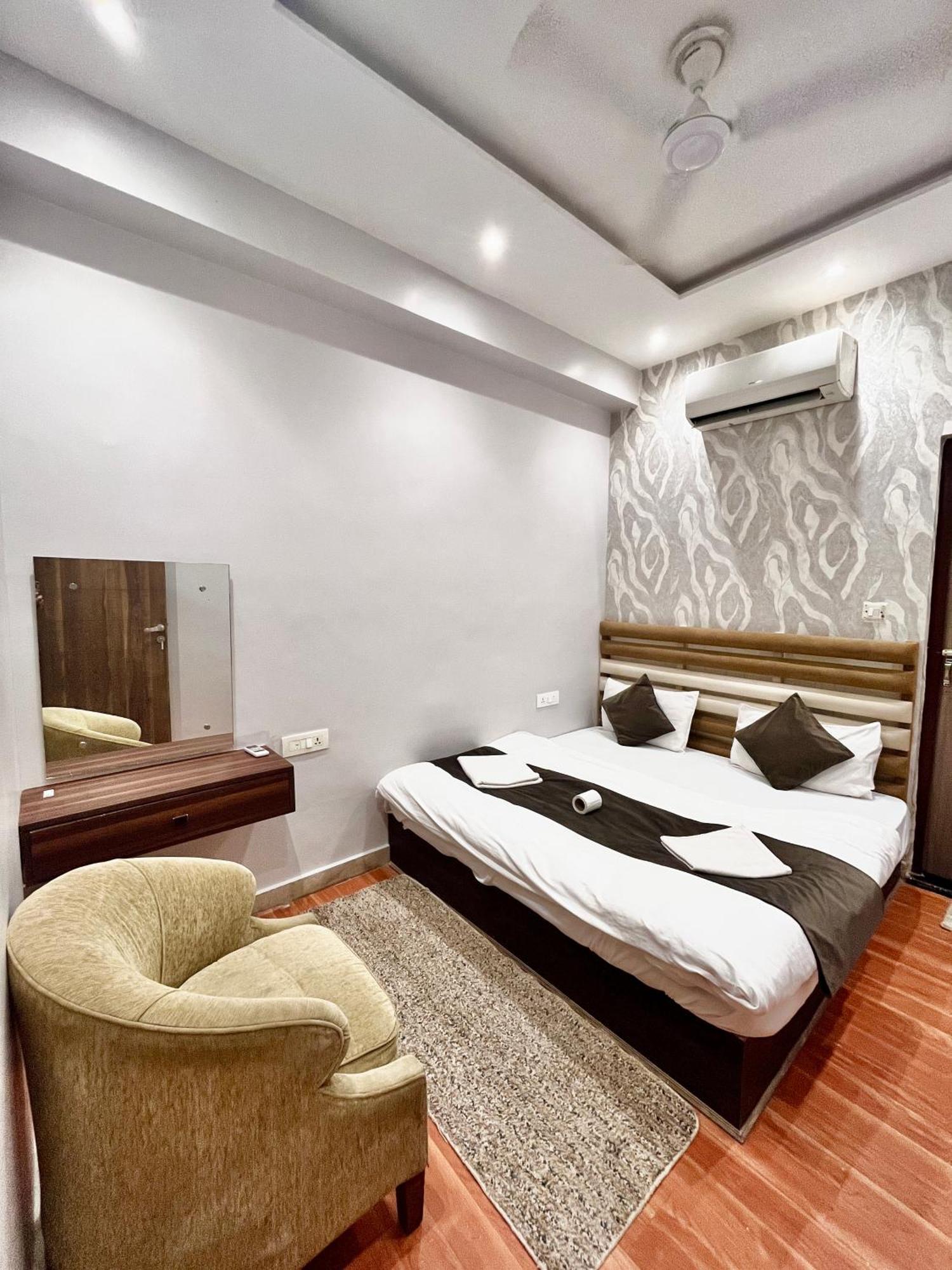 Hot - House Of Travellers Taj View Hostel อัครา ภายนอก รูปภาพ