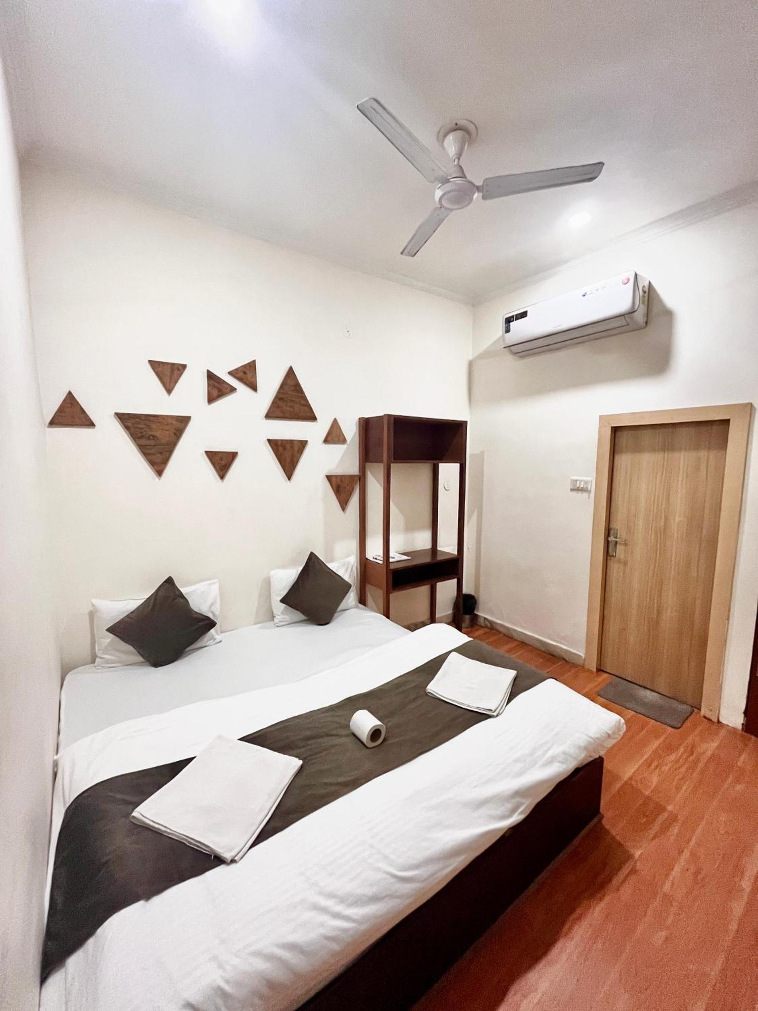 Hot - House Of Travellers Taj View Hostel อัครา ภายนอก รูปภาพ